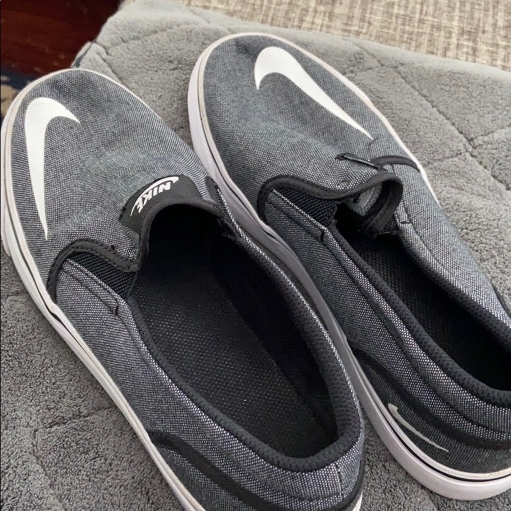 Women’s Nike slip one worn twice 7.5